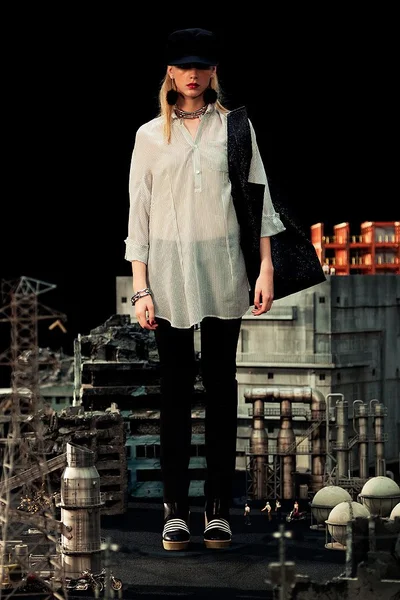 Look 15
